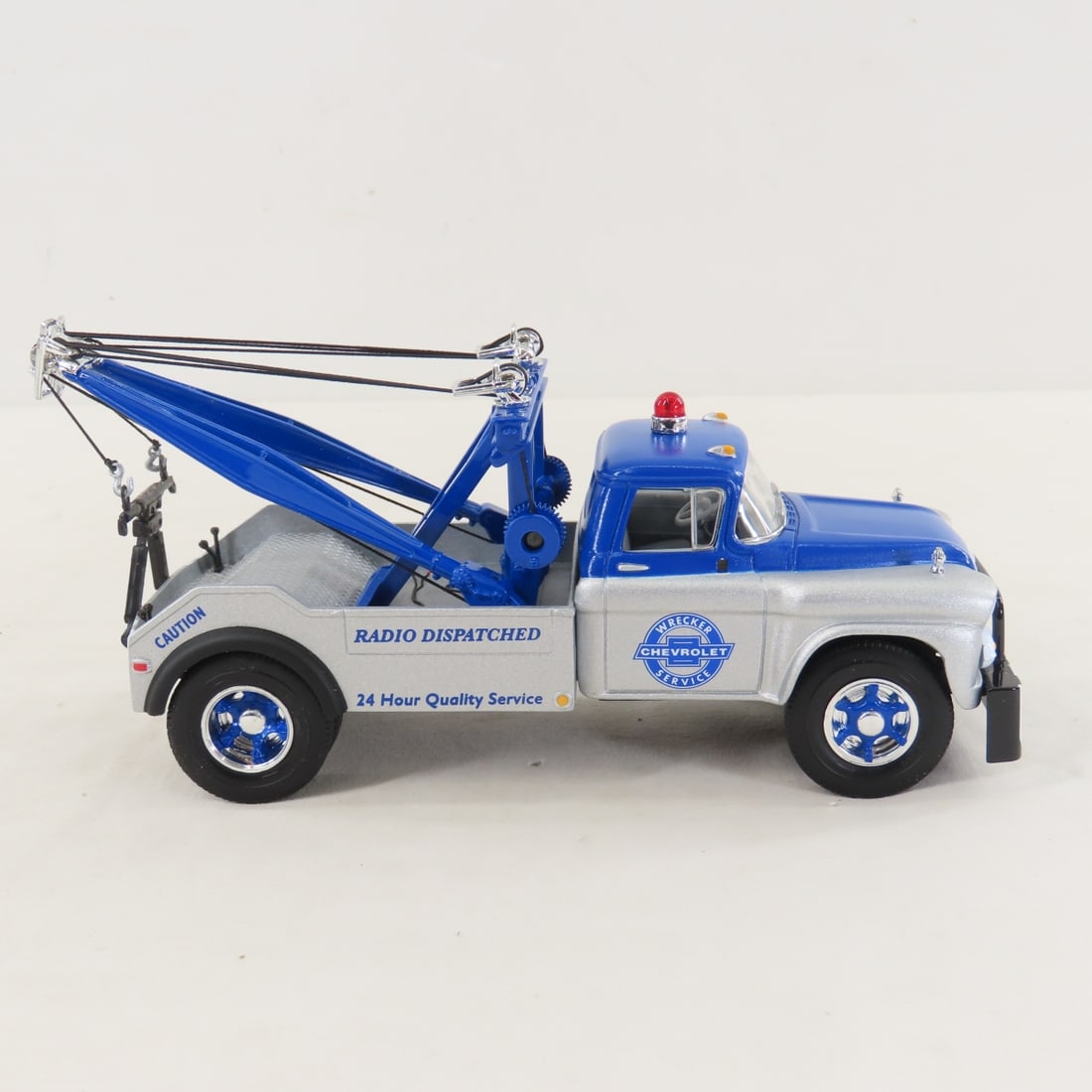 1st Gear 1:34 Diecast Chevrolet 1958 GMC Tow Truck - 6
