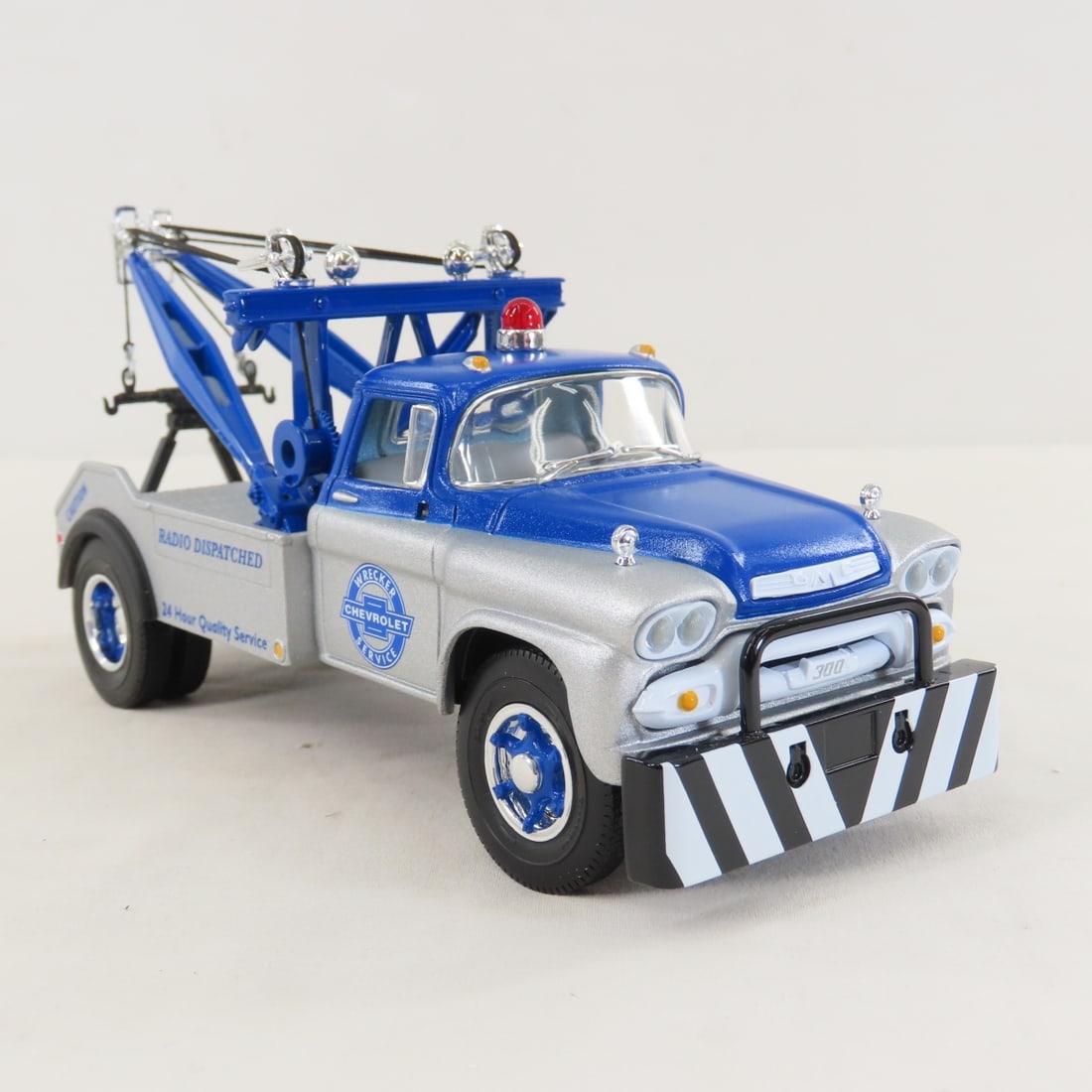 1st Gear 1:34 Diecast Chevrolet 1958 GMC Tow Truck - 7