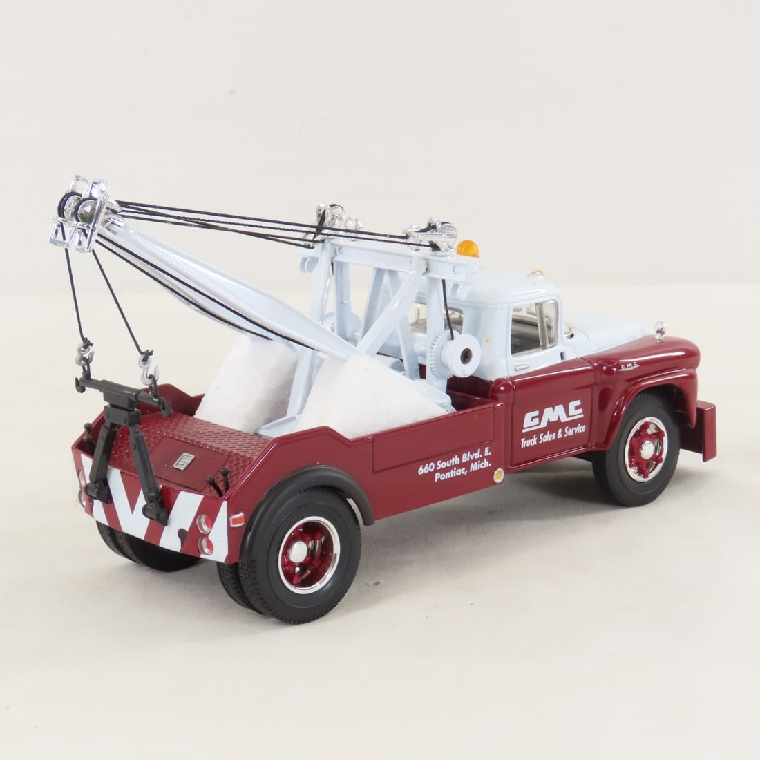 1st Gear 1:34 Diecast Wrecker 1958 GMC Tow Truck - 5