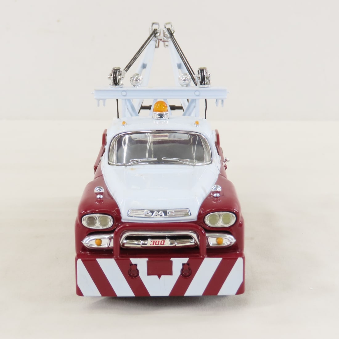 1st Gear 1:34 Diecast Wrecker 1958 GMC Tow Truck - 8