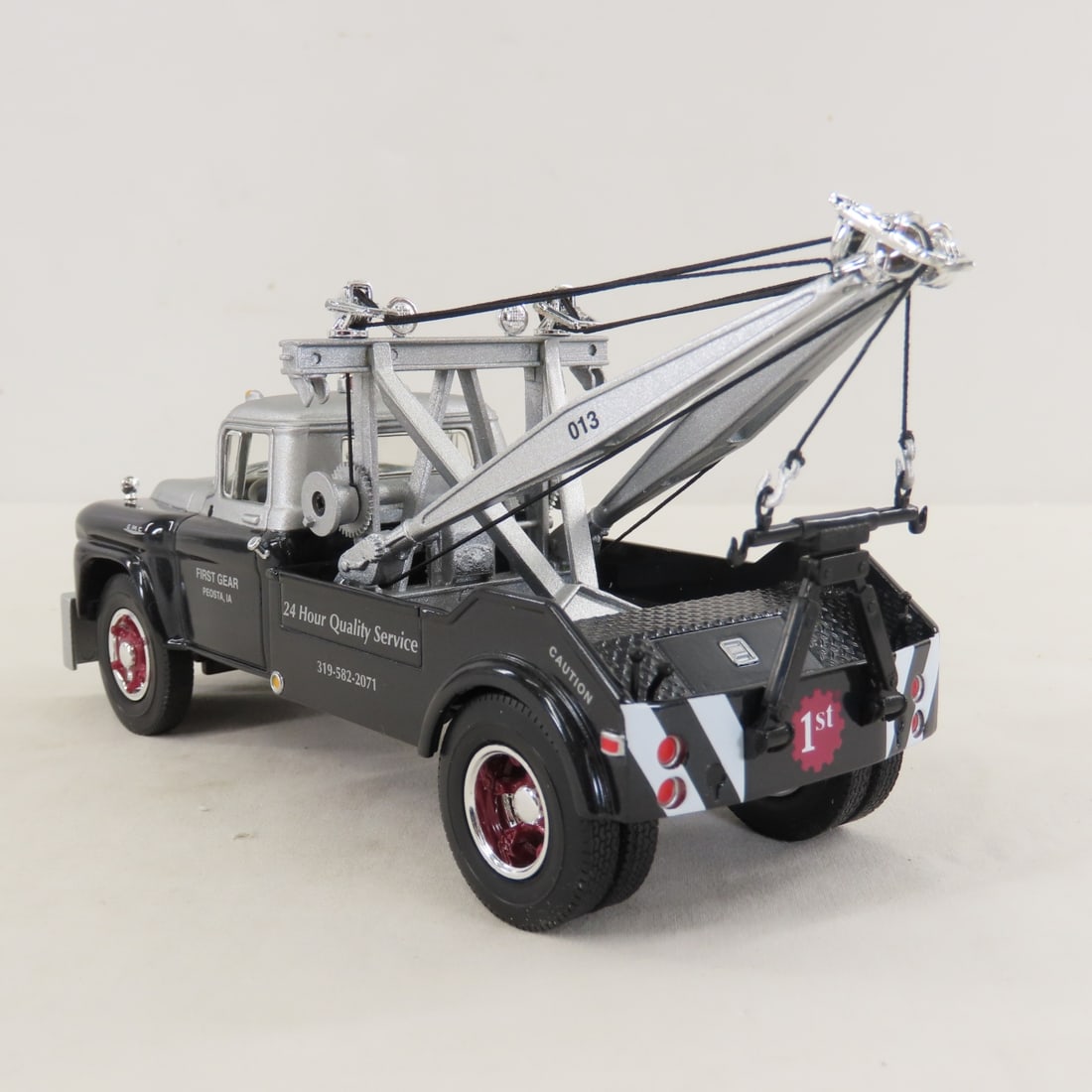 1st Gear 1:34 1958 GMC 1st Gear Tow Truck - 3