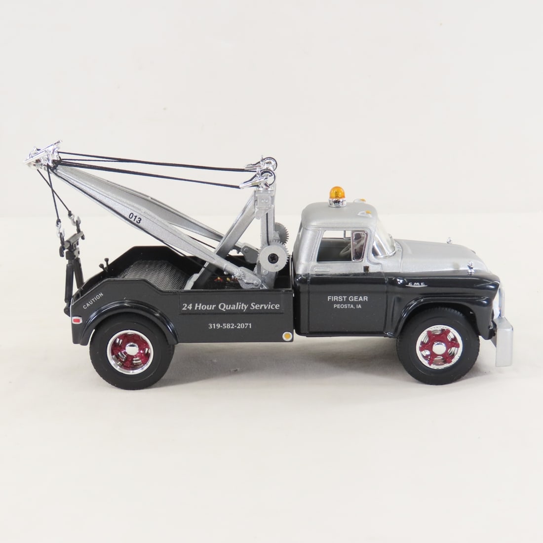 1st Gear 1:34 1958 GMC 1st Gear Tow Truck - 6
