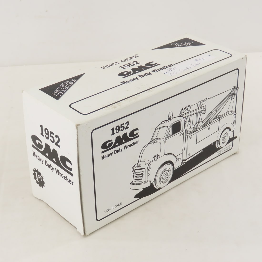 1st Gear 1:34 Spra Strip GMC Heavy Duty Wrecker - 12
