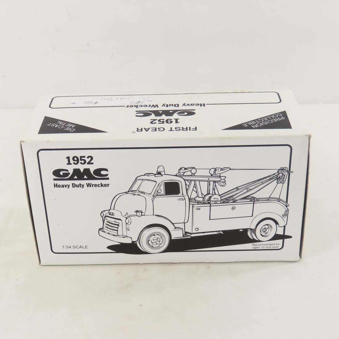 1st Gear 1:34 Spra Strip GMC Heavy Duty Wrecker - 13