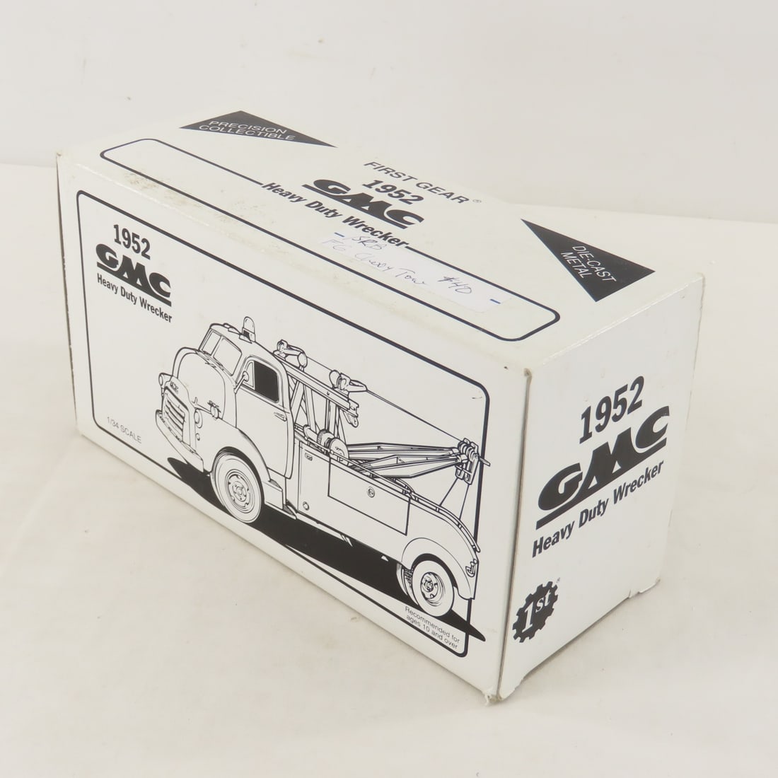 1st Gear 1:34 Spra Strip GMC Heavy Duty Wrecker - 14