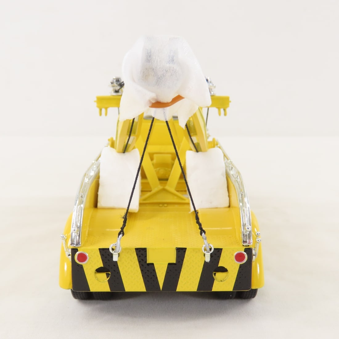 1st Gear 1:34 Spra Strip GMC Heavy Duty Wrecker - 4
