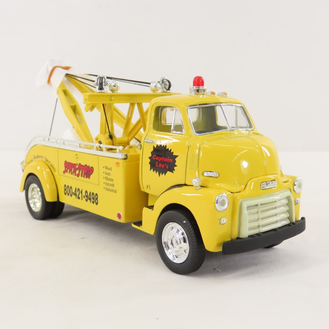 1st Gear 1:34 Spra Strip GMC Heavy Duty Wrecker - 7