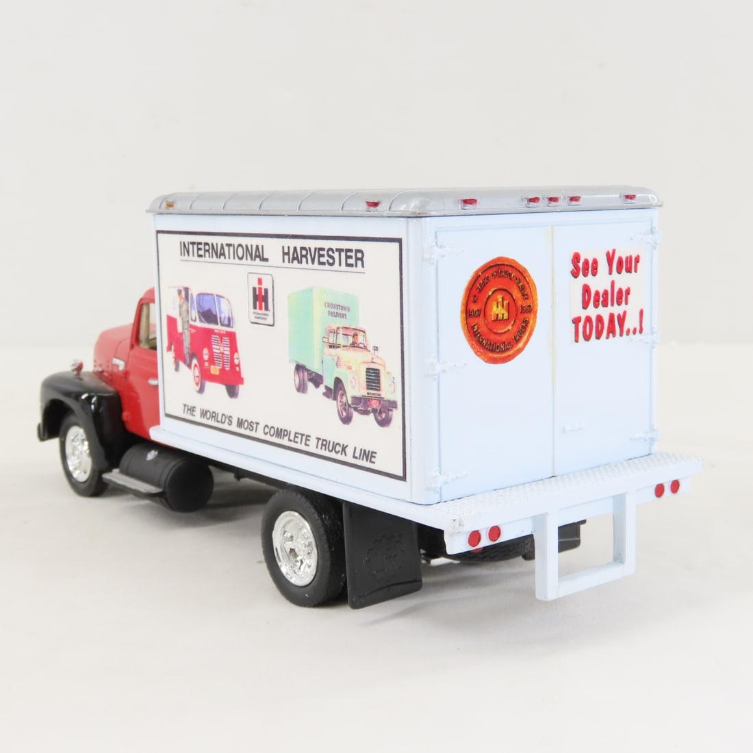 1st Gear IH Anniv 1957 INTL R190 w/Dry Goods Van - 3
