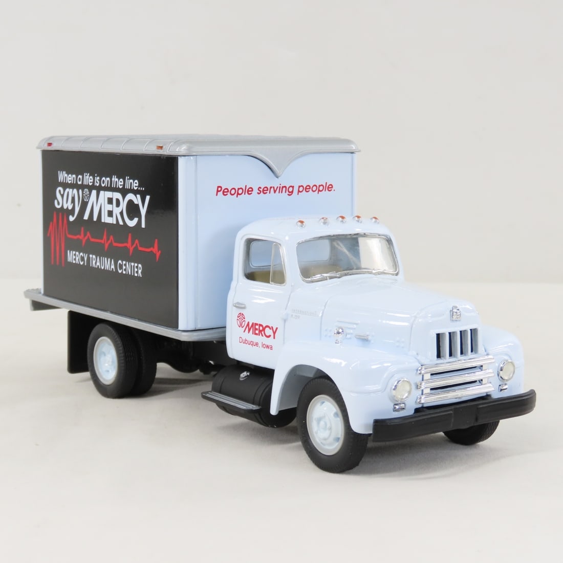 1st Gear Trauma Ctr 1957 INTL R190 w/Dry Goods Van - 7