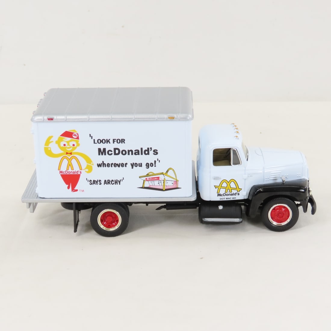 1st Gear McDonald's 1957INTL R190 w/Dry Goods Van - 6