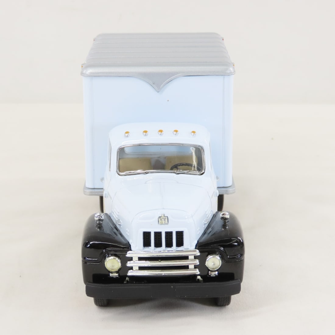 1st Gear McDonald's 1957INTL R190 w/Dry Goods Van - 8