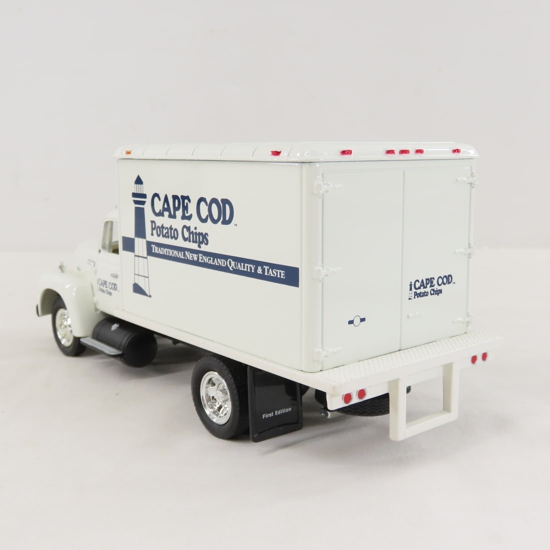 1st Gear Cape Cod 1957 INTL R190 w/Dry Goods Van - 3