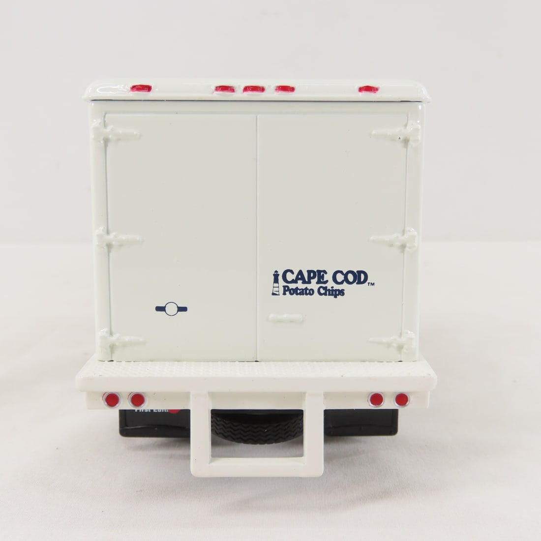 1st Gear Cape Cod 1957 INTL R190 w/Dry Goods Van - 4