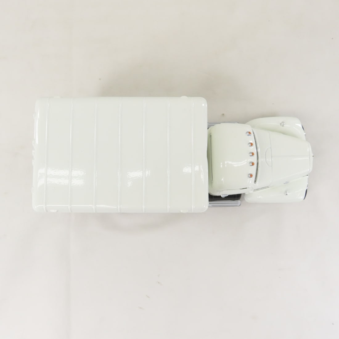 1st Gear Cape Cod 1957 INTL R190 w/Dry Goods Van - 9