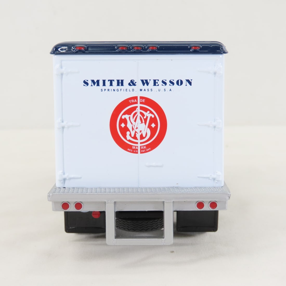 1st Gear 1:34 S&W 1957 INTL R190 w/Dry Goods Van - 4