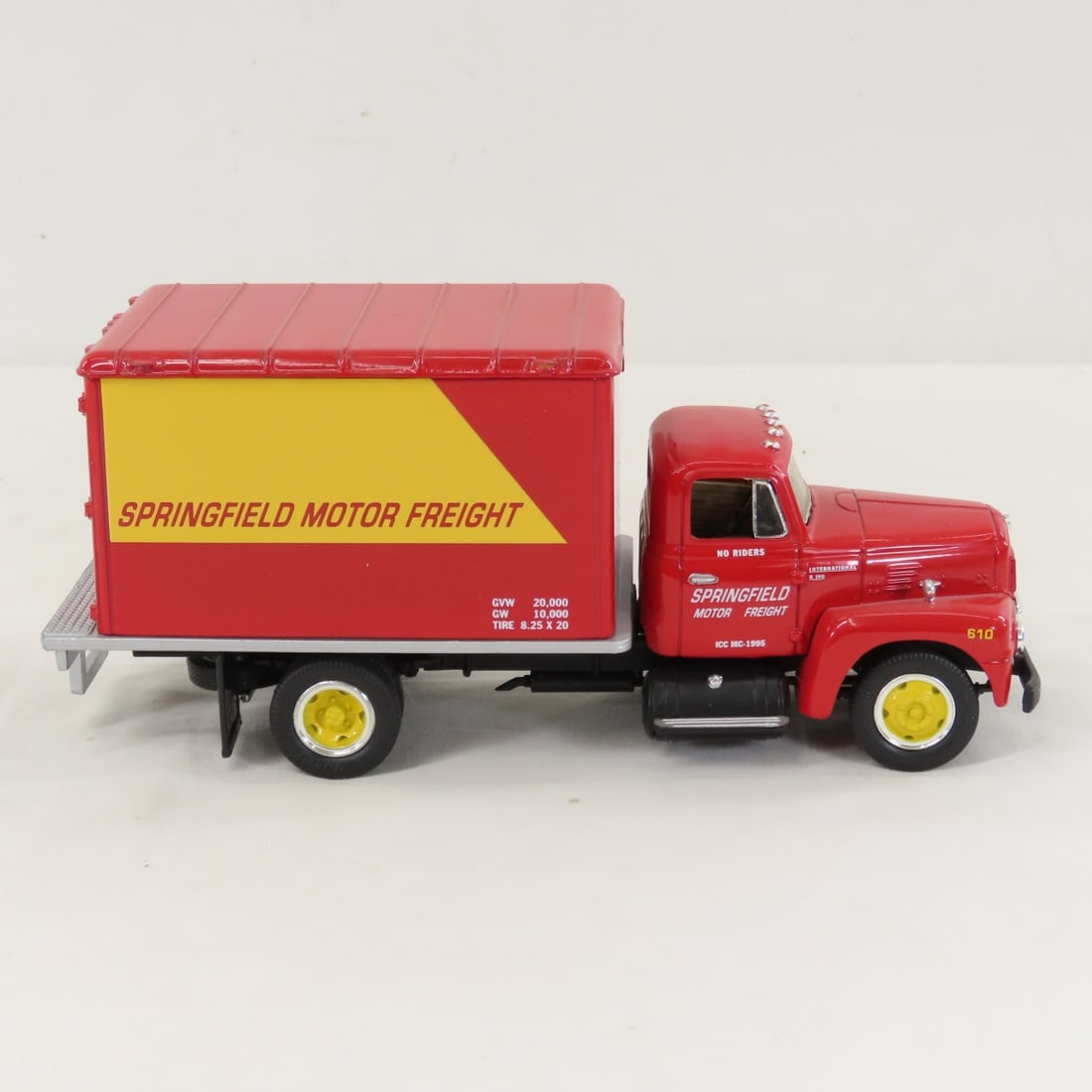 1st Gear Springfield 1957 INTL R190 Dry Goods Van - 6