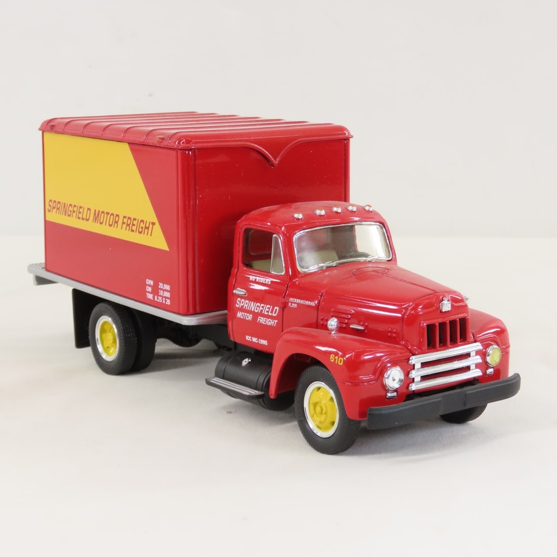 1st Gear Springfield 1957 INTL R190 Dry Goods Van - 7