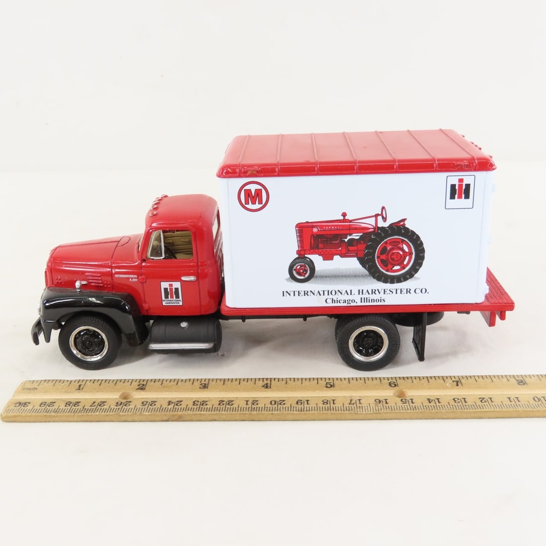 1st Gear Farmall 'M' 1957 INTL R190 Dry Goods Van - 2