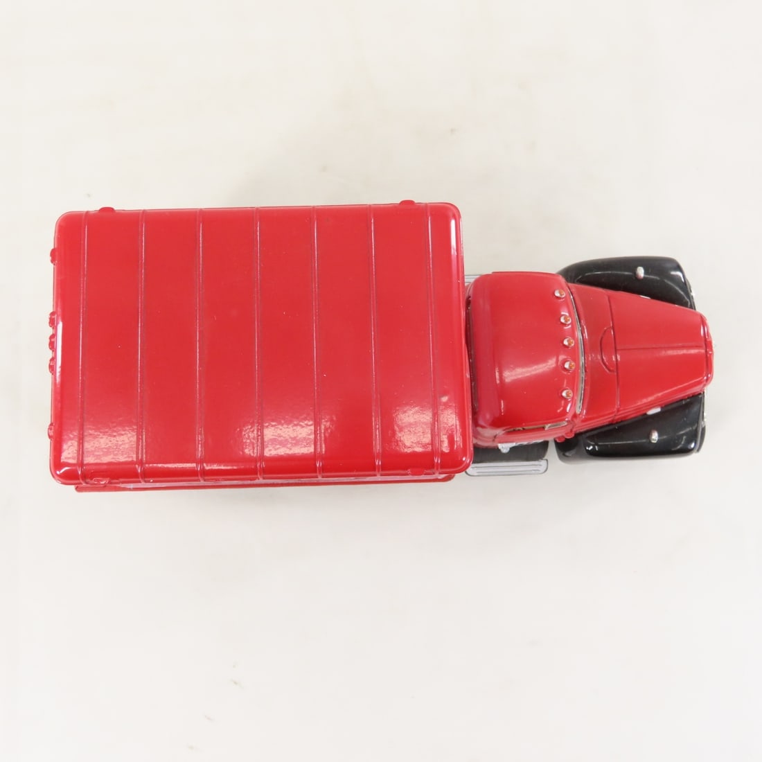 1st Gear Farmall 'M' 1957 INTL R190 Dry Goods Van - 9