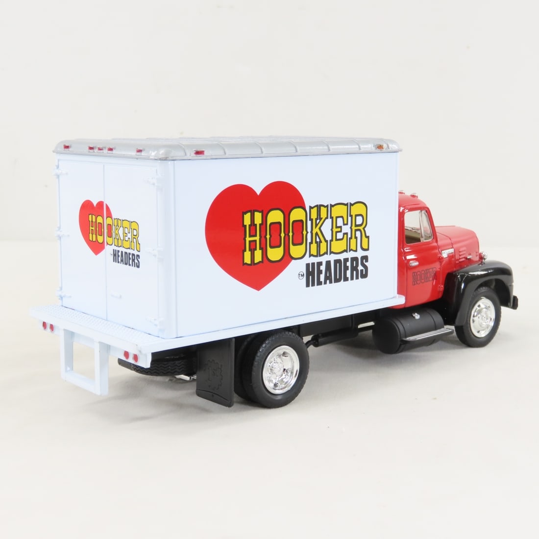 1st Gear Hooker 1957 INTL R190 w/Dry Goods Van - 5
