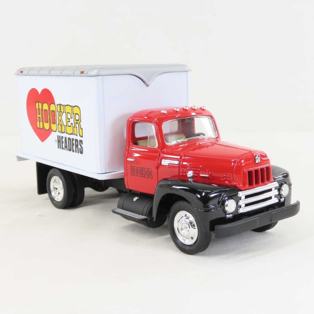 1st Gear Hooker 1957 INTL R190 w/Dry Goods Van - 7