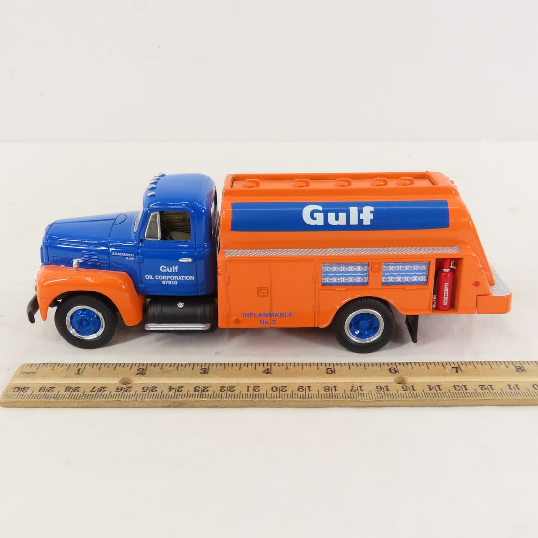 1st Gear Gulf Oil 1957 INTL R190 w/Fuel Tanker - 2