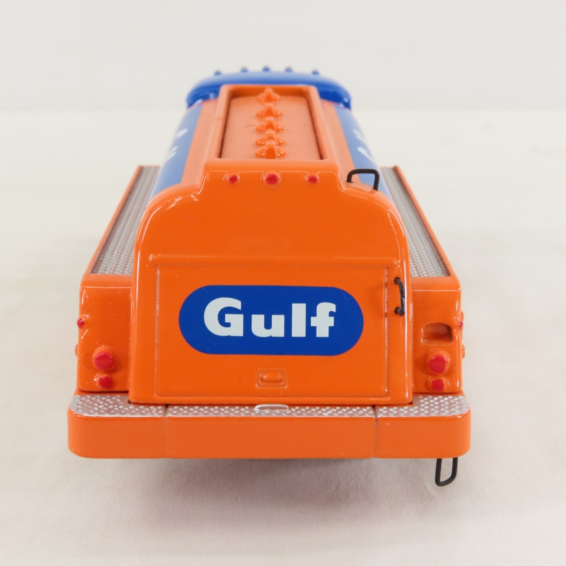 1st Gear Gulf Oil 1957 INTL R190 w/Fuel Tanker - 4