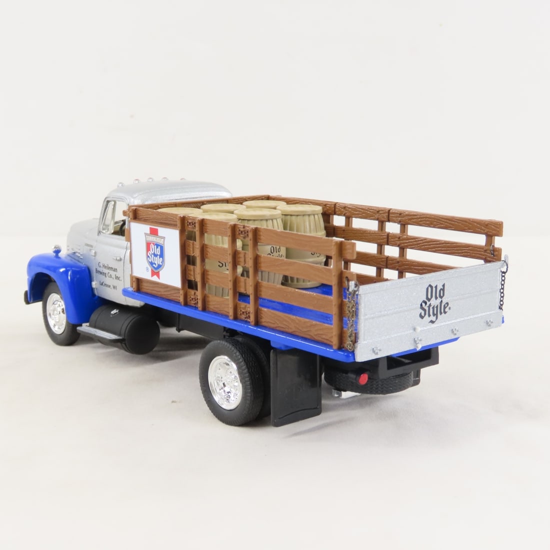 1st Gear Old Style 1957 INTL R190 Full Stake Truck - 3