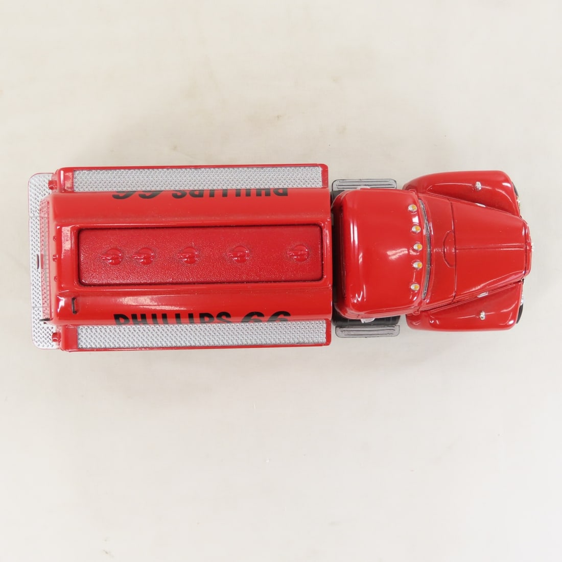 1st Gear Phillips 66 1957 INTL R190 w/Fuel Tanker - 9