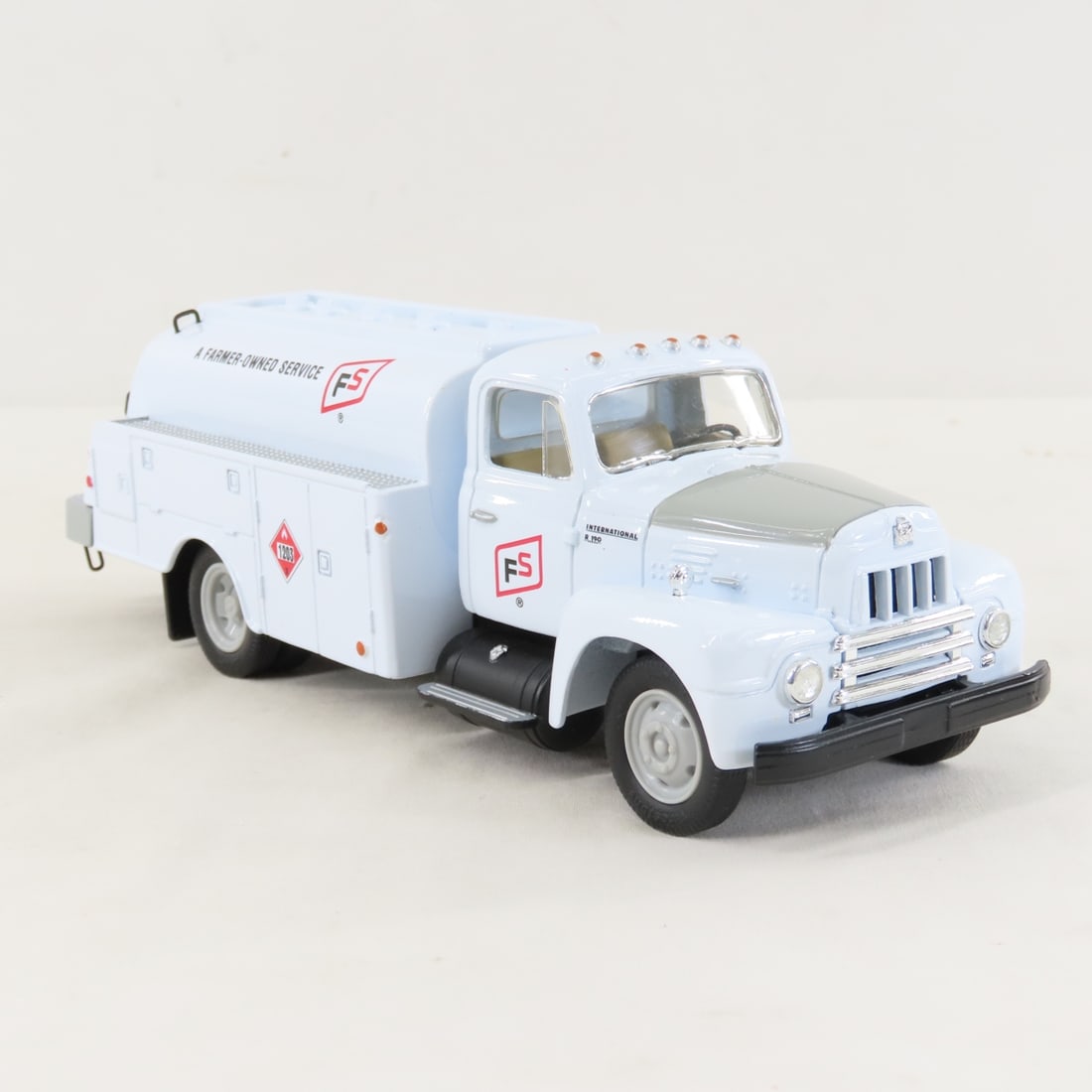 1st Gear FS Farm 1957 INTL R190 w/Fuel Tanker - 7