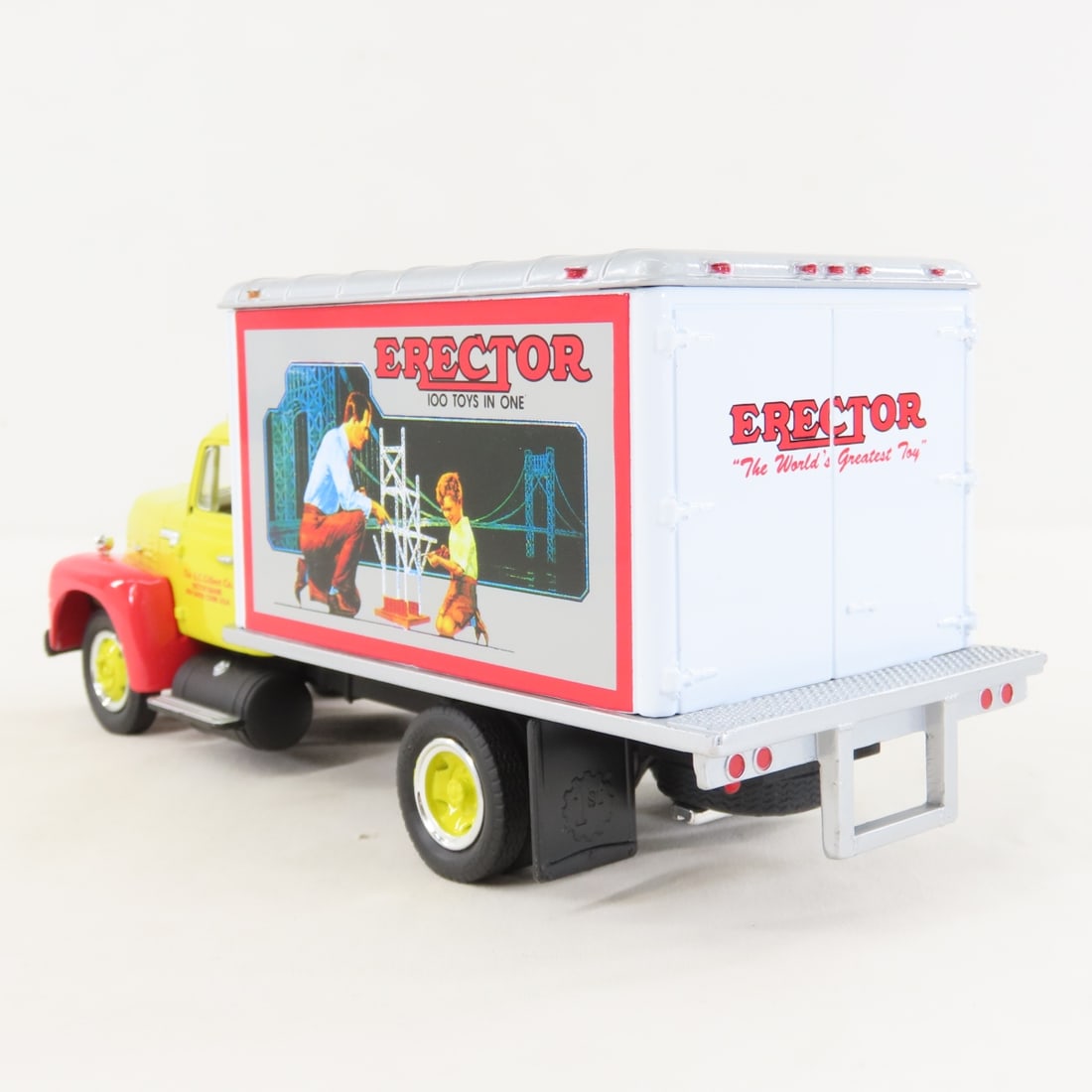 1st Gear Erector Set 1957 INTL R190 Dry Goods Van - 3