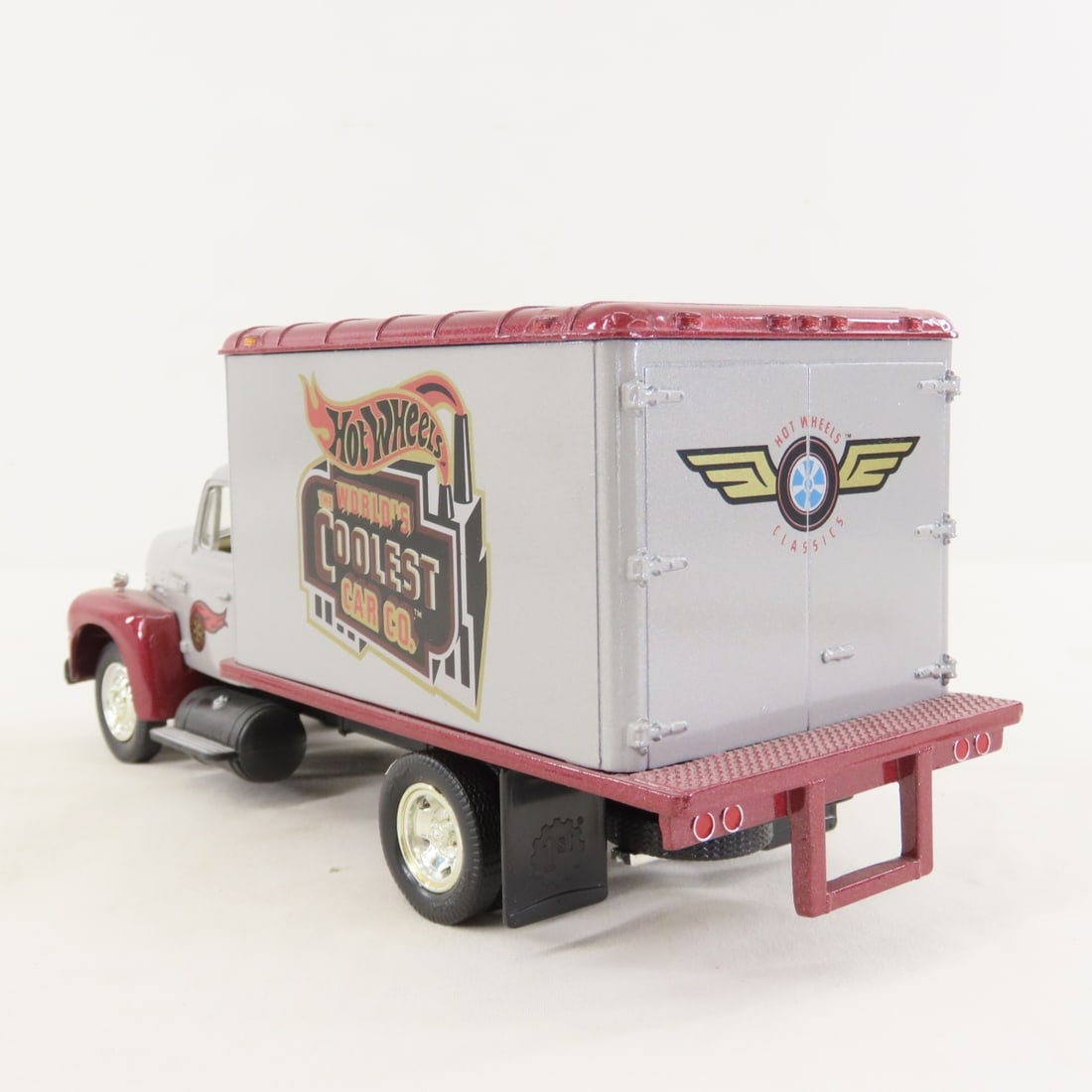 1st Gear Hot Wheels 1957 INTL R190 w/Dry Goods Van - 3