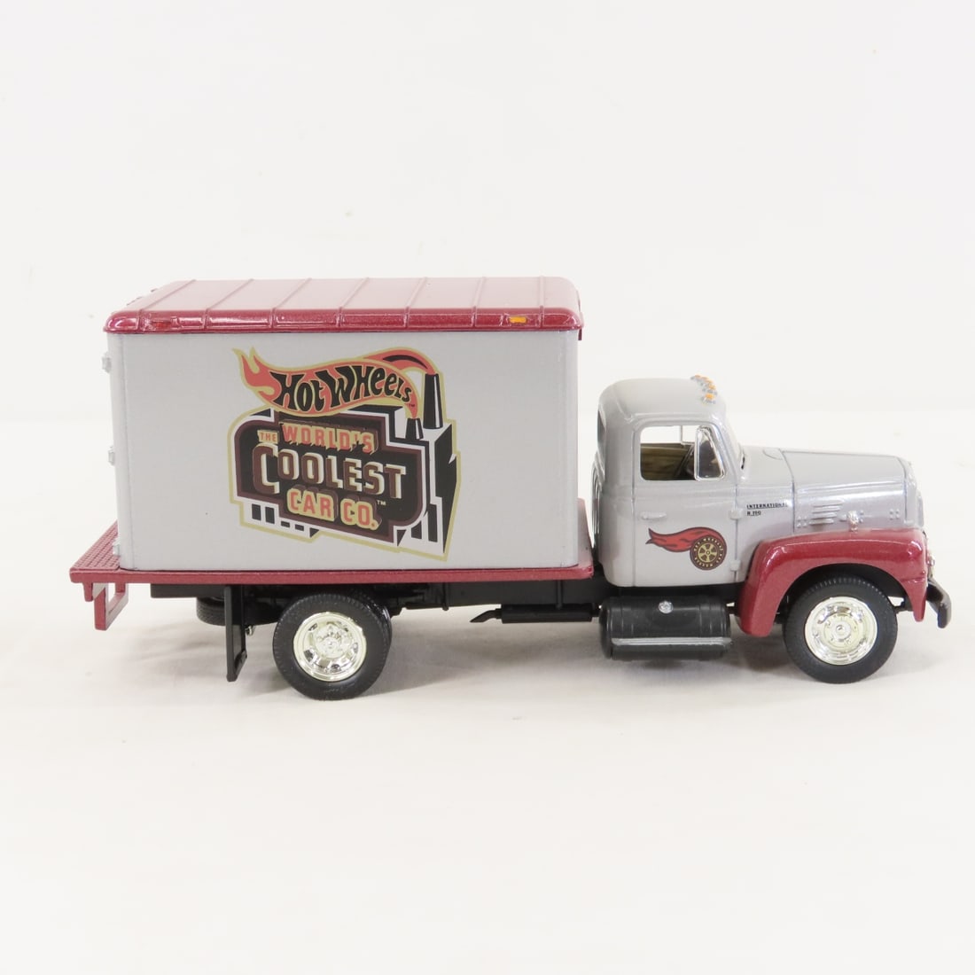1st Gear Hot Wheels 1957 INTL R190 w/Dry Goods Van - 6
