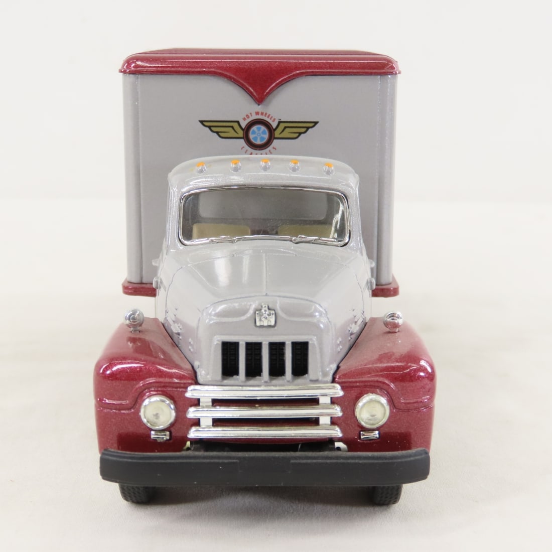 1st Gear Hot Wheels 1957 INTL R190 w/Dry Goods Van - 8