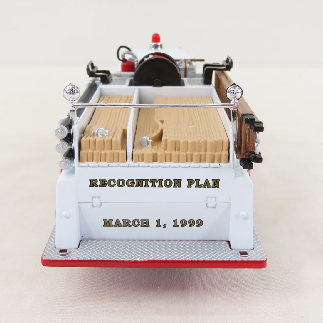 1st Gear 1:34 Maytag 1951 Ford Pumper Fire Truck - 4