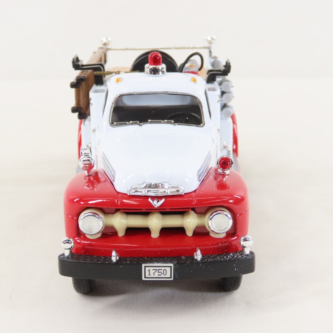 1st Gear 1:34 Maytag 1951 Ford Pumper Fire Truck - 8
