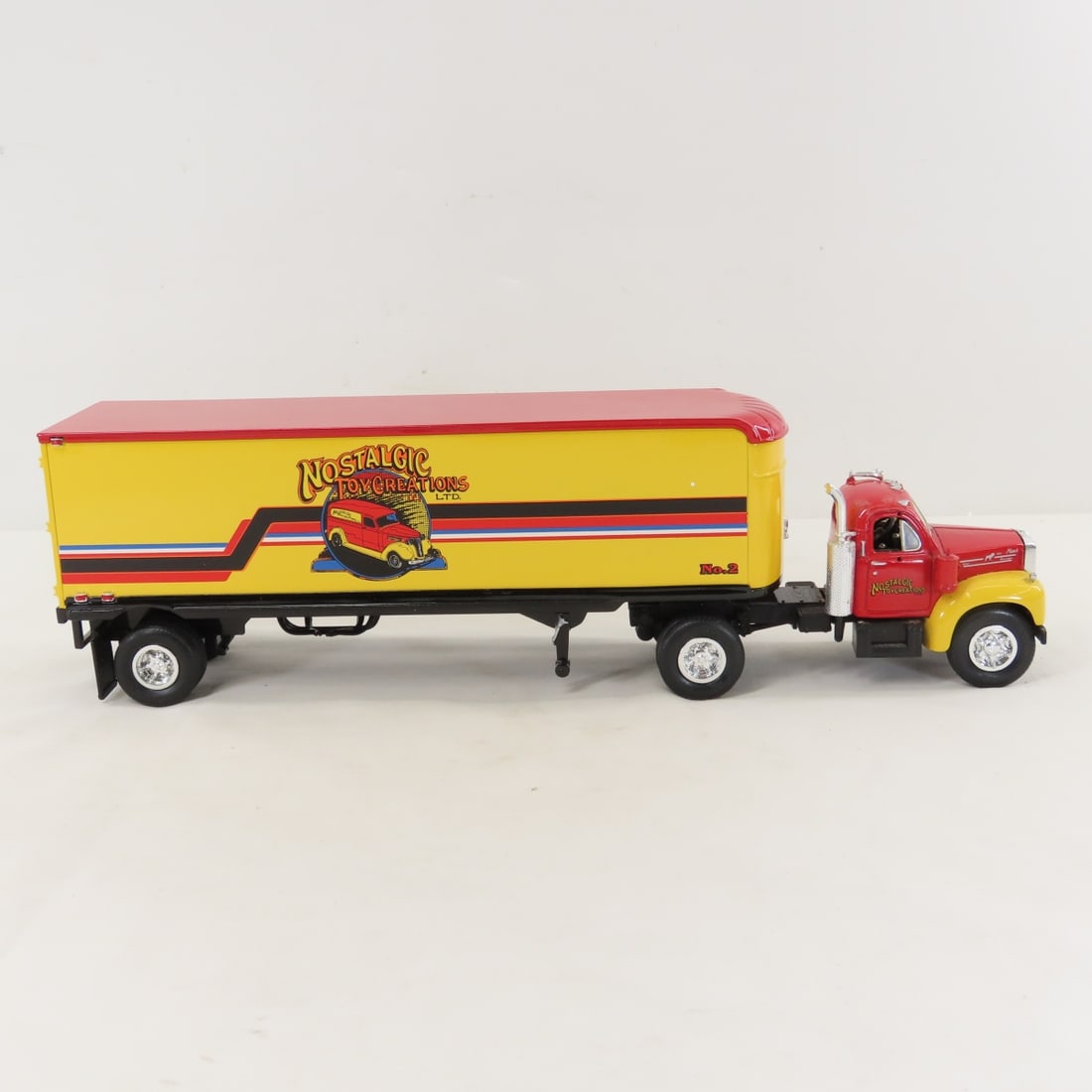 1st Gear Nostalgic 1960 Mack B61 Tractor Trailer - 6