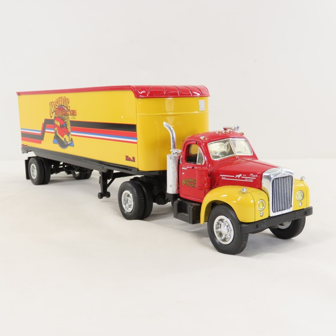 1st Gear Nostalgic 1960 Mack B61 Tractor Trailer - 7