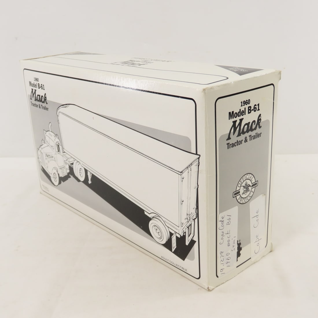 1st Gear 1:34 Cape Cod Mack B61 Tractor Trailer - 8