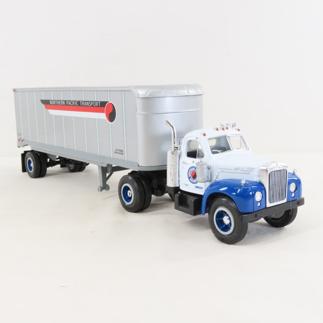 1st Gear NP Railway 1960 Mack B61 Tractor Trailer - 7