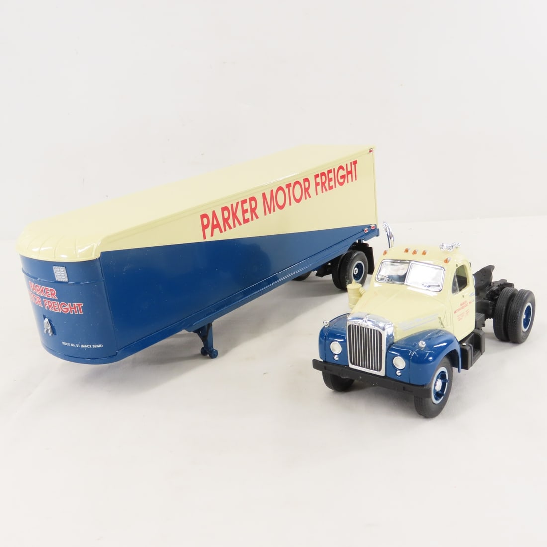 1st Gear 1:34 Parker 1960 Mack B61 Tractor Trailer - 11