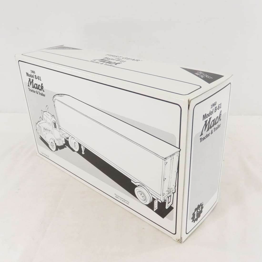 1st Gear 1:34 Parker 1960 Mack B61 Tractor Trailer - 16