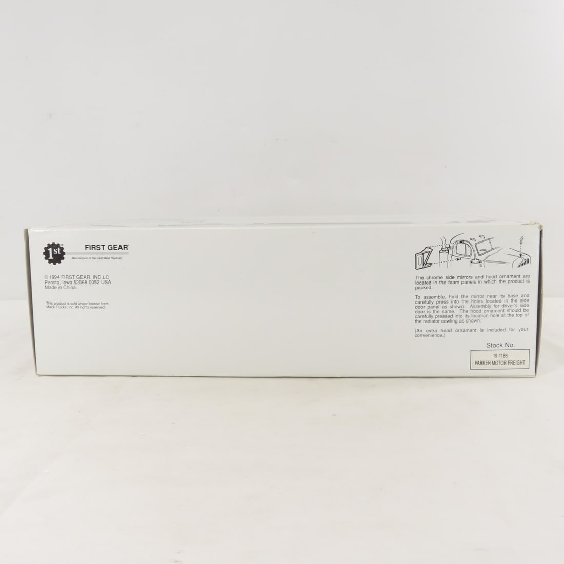 1st Gear 1:34 Parker 1960 Mack B61 Tractor Trailer - 17