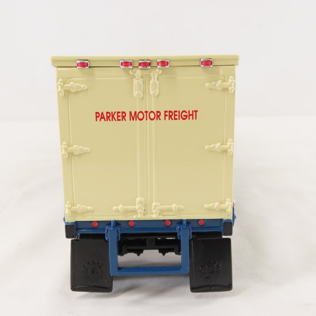 1st Gear 1:34 Parker 1960 Mack B61 Tractor Trailer - 4