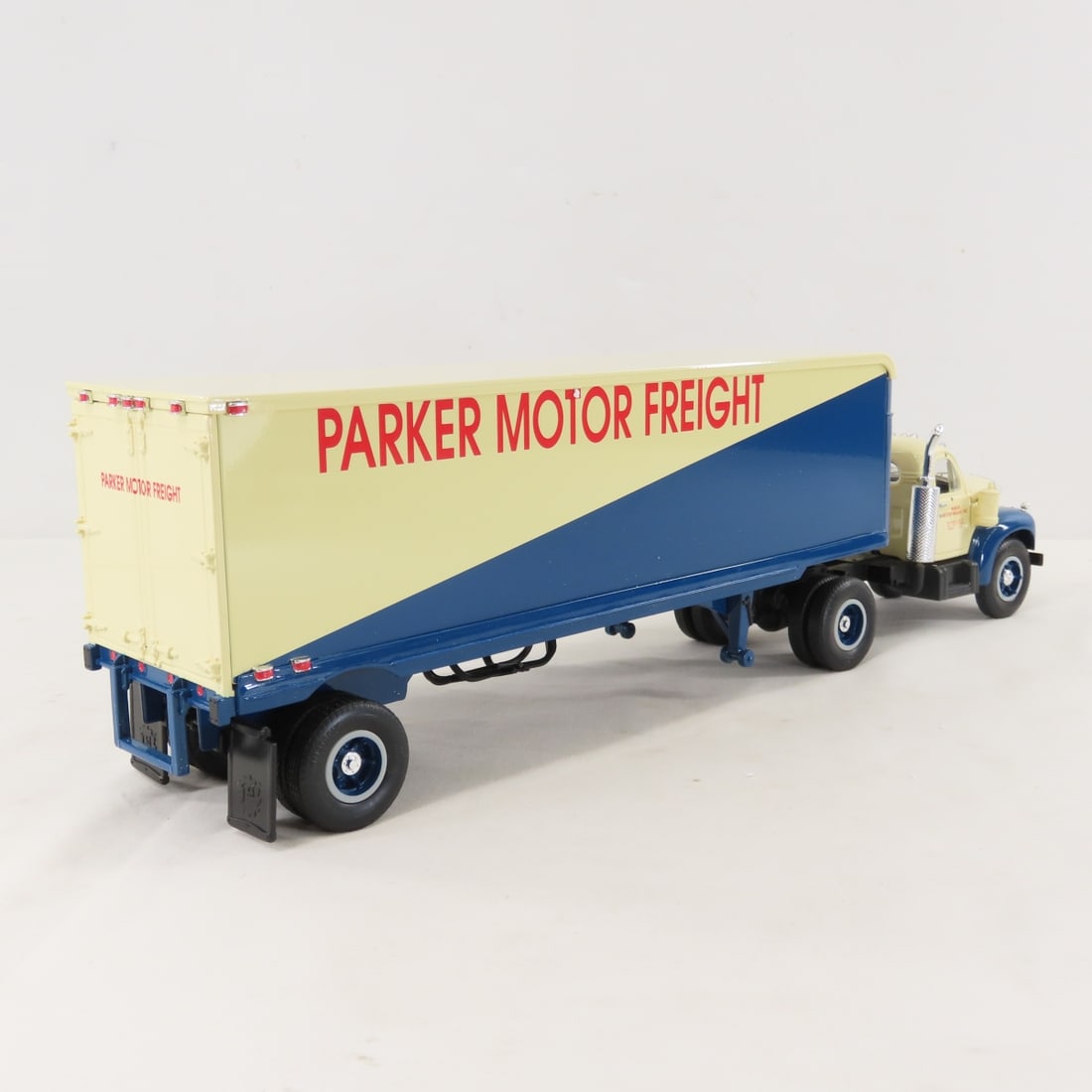 1st Gear 1:34 Parker 1960 Mack B61 Tractor Trailer - 5