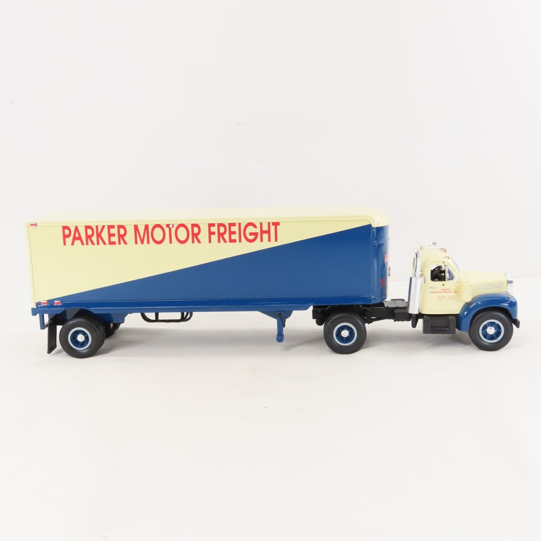 1st Gear 1:34 Parker 1960 Mack B61 Tractor Trailer - 6