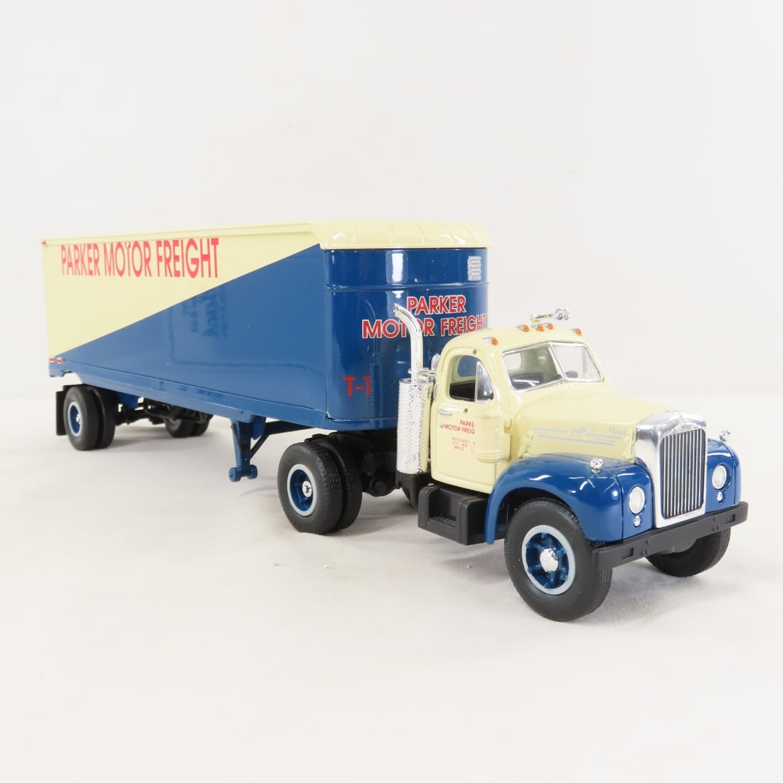 1st Gear 1:34 Parker 1960 Mack B61 Tractor Trailer - 7