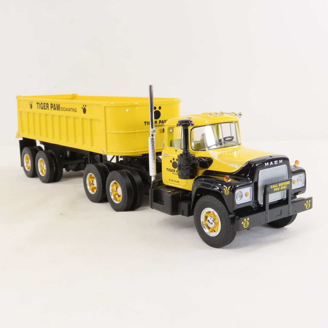 1st Gear 1:34 Tiger Paw Mack R-Model Dump Trailer - 7