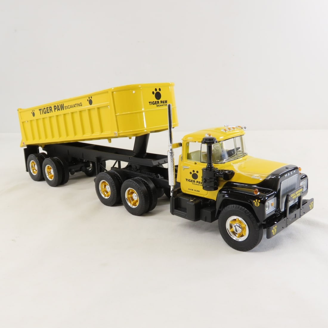 1st Gear 1:34 Tiger Paw Mack R-Model Dump Trailer - 9