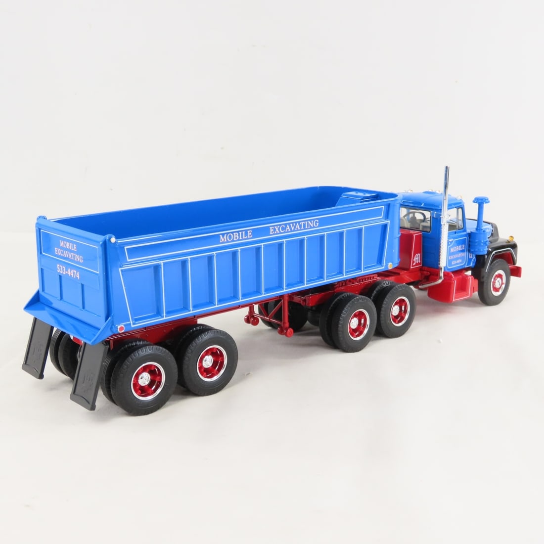 1st Gear 1:34 Mobile Exc Mack R-Model Dump Trailer - 5